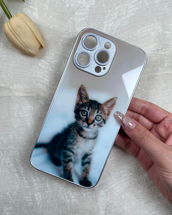 Cat-Loving Phone Case Design: A Tailored Gift for Feline Friends